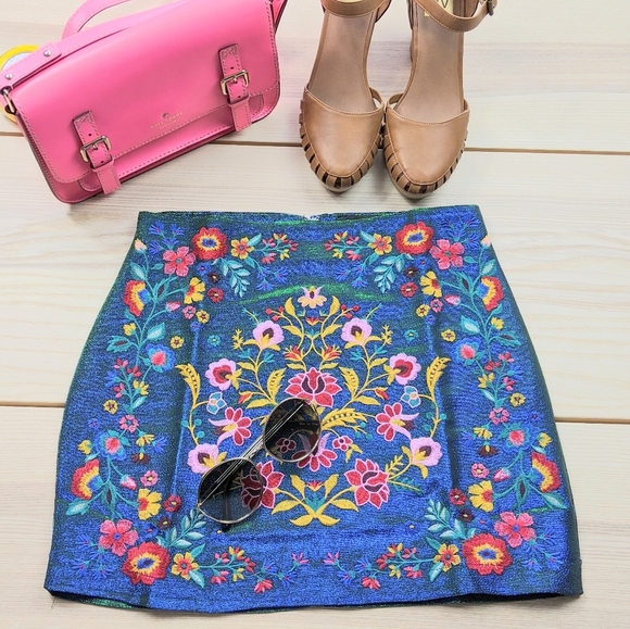 FINAL SALE 🆕🌿BOHO METALLIC SKIRT🌿 - Picture 2 of 8